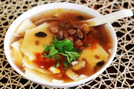 热腾腾的豆腐脑卤